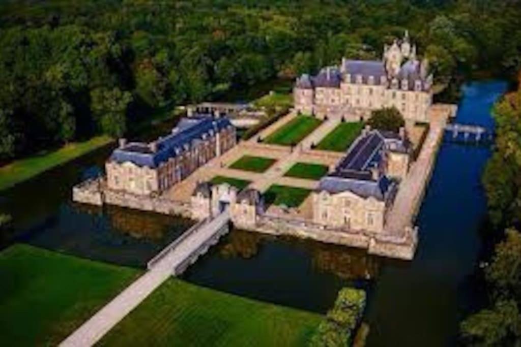 Maison Au Milieu Des Bois Et Des Animaux Jouy-le-Potier Exterior photo